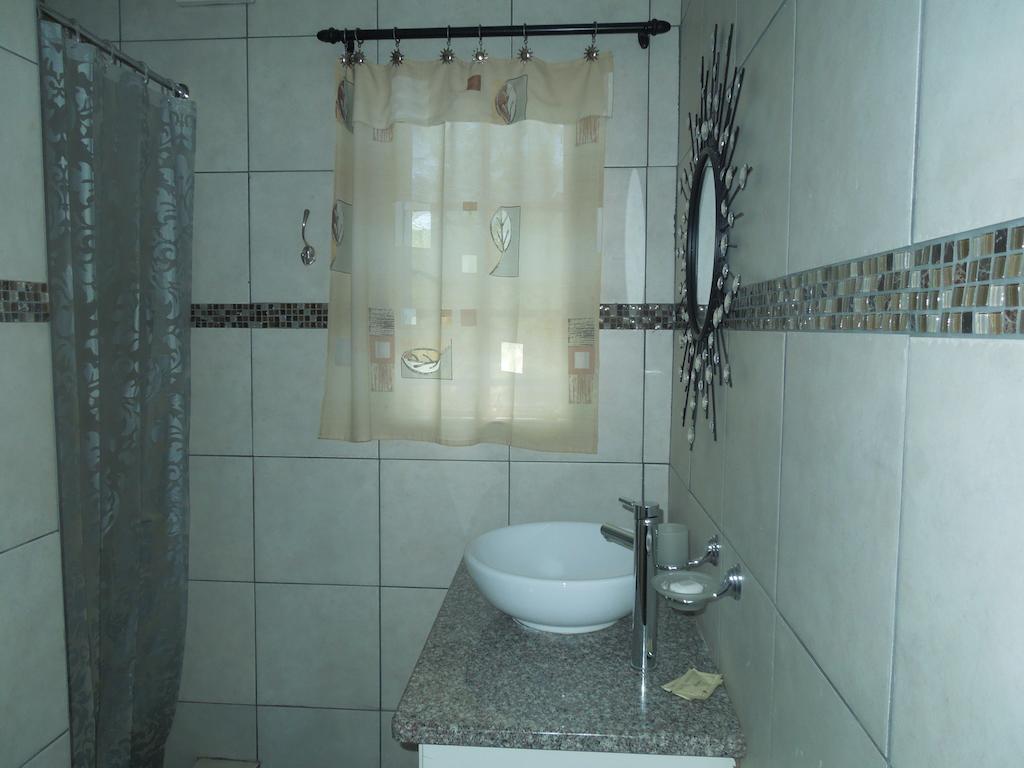 Lilac Lodge-Purple House Уинтертон Номер фото